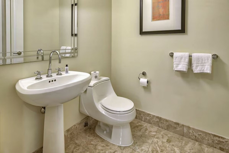 Bathroom 3, Residence at the Four Seasons, Miami-Dade