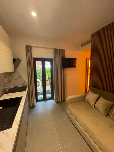 Private kitchen 3, Exclusive 2-Bed Villa 5 min to Colosseum, Roma