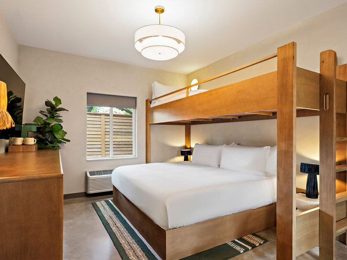 Room 3, Webber East, Travis