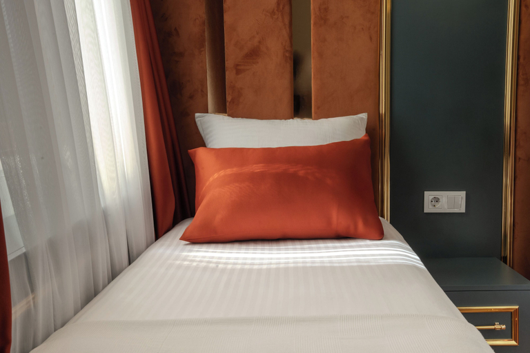 Room 4, Taksim Crown Hotel, Beyoğlu