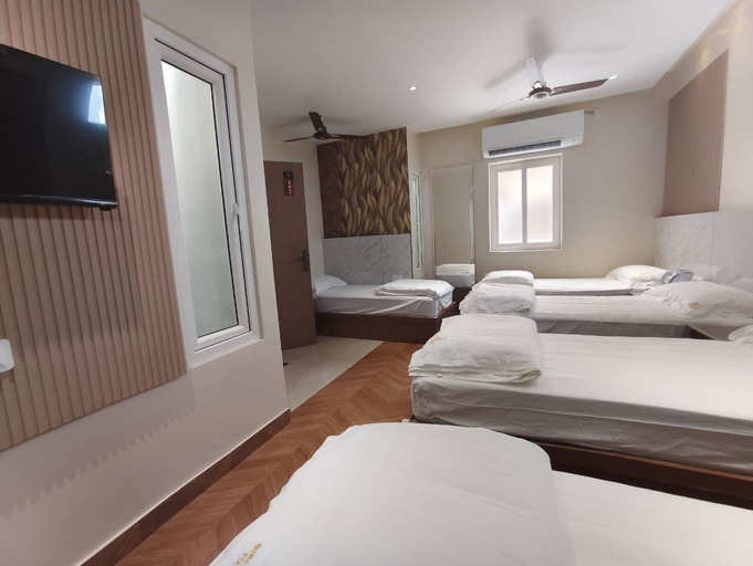 Room 5, Giri Comfort, Tiruvannamalai