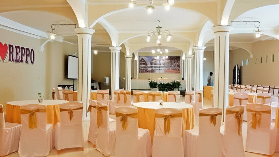 Food & Drinks, HOTEL REPPO, Bengkayang