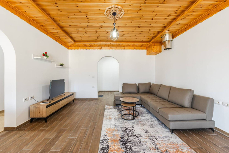 Room 5, Hillside Apartment Gjirokast r 2 2BR With Balcony, Gjirokastrës
