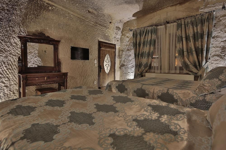 Bedroom 2, Shoestring Cave House, Nevşehir