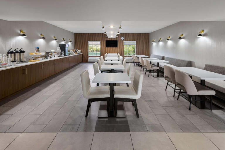 Food & Drinks 5, Wingate by Wyndham Grove City, Mercer
