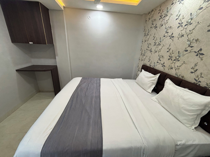 Room 4, Hotel Fortune, Indore