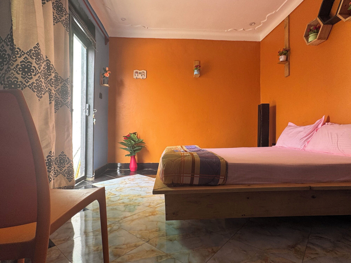 Room 4, Hilltop Haven Mpigi, Mawokota