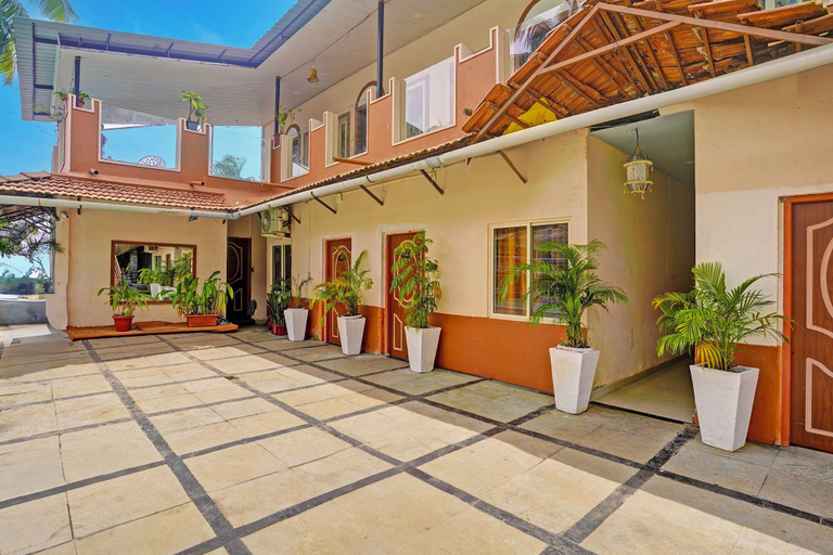 Property entrance, Fabhotel Baga Village Home, North Goa