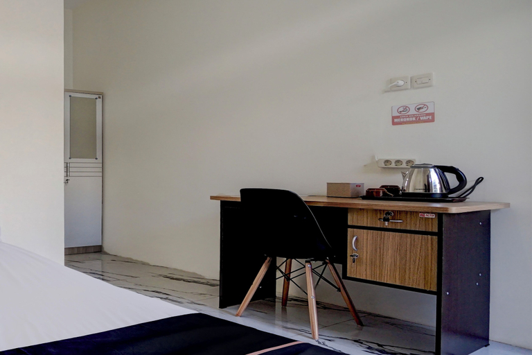 Room 2, OYO 94766 Tapak Liman Syariah, Malang