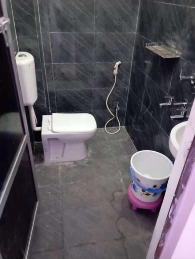 Bathroom 2, Mahadev guest house Varanasi, Varanasi