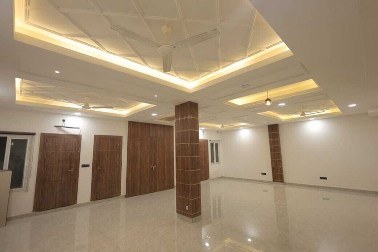 Hallway 2, PriyaKunj Dham Guest House, Mathura