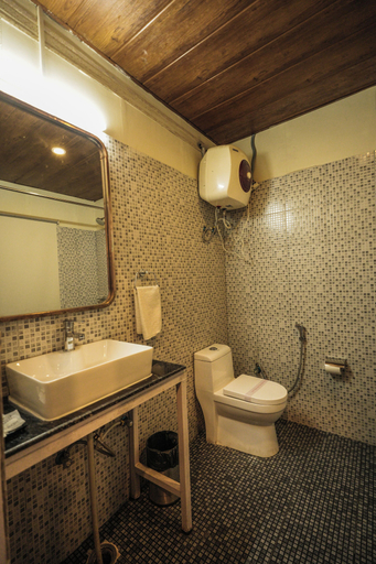 Bathroom, Nazaara Nature Retreat, Chamba
