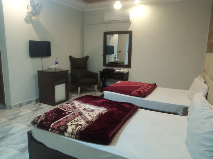 Facilities 5, S R Lounge Multan, Multan