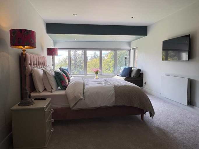 Room 5, Kingsley House, West Sussex