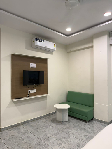 Room 2, Hotel Urban View, Ahmadabad