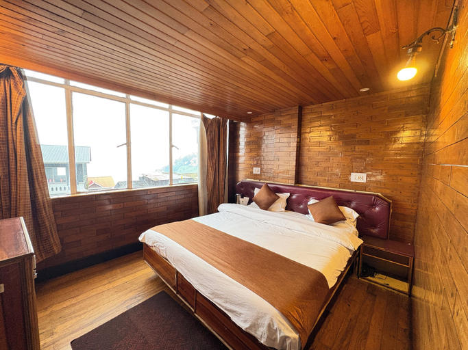 Room 5, Hotel Apsara Darjeeling, Darjiling