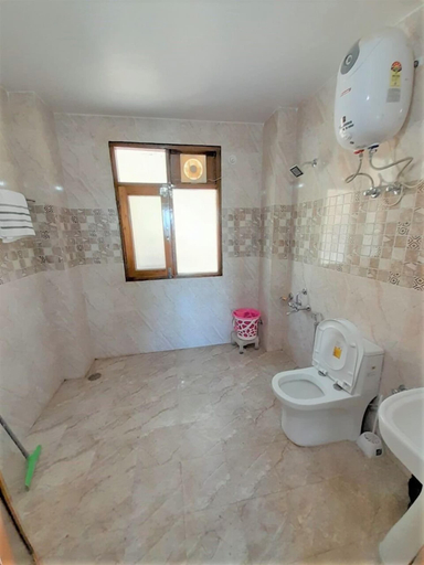 Bathroom 4, Mountain and peace, Shimla