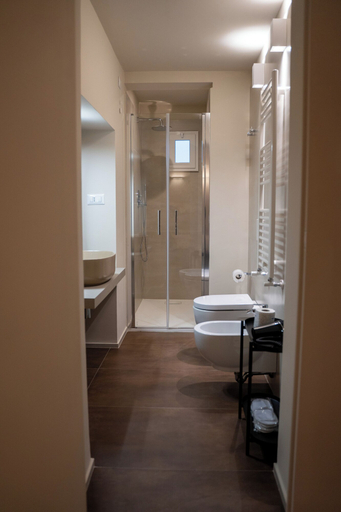 Bathroom 5, CASA ALMIKA PRINCIPE AMEDEO, Bari