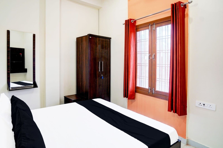 Bedroom 5, Hotel Denmark, Lucknow