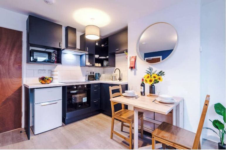 In-room dining 3, 3 Barthomley Crescent, Cheshire East