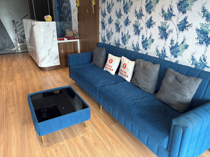Lobby sitting area, Hotel Fortune, Indore