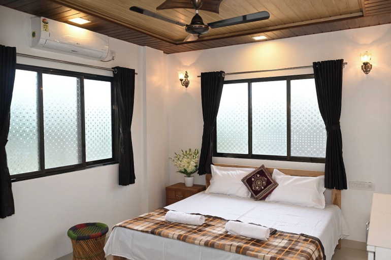 Living area, Magadha Mountain View Homestay, Raigarh