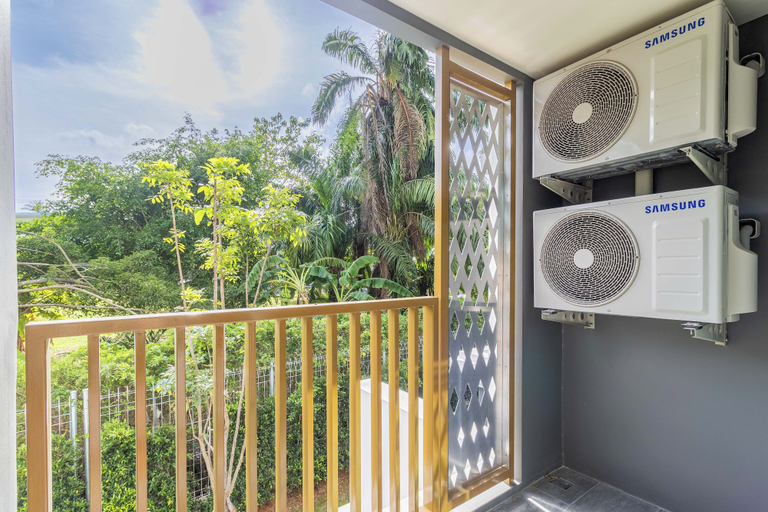 Balcony, 1BR Prime Spot Pool&Gym Near Beach C231, Pulau Phuket