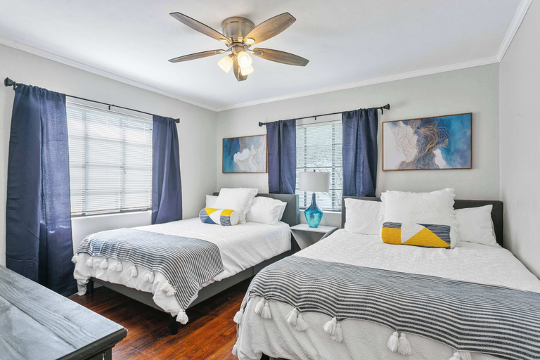 Primary image, Downtown Escape - For 10, Hillsborough