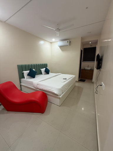 Room 2, Hotel Elite Stay - Mahalunge Pune, Pune