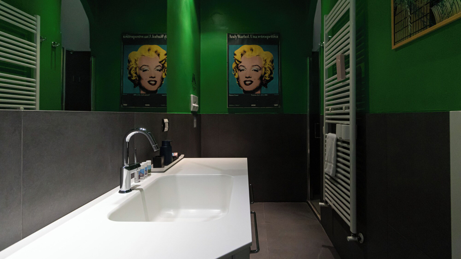 Bathroom 2, Italianway Comfort - Vigevano 45 B, Milano