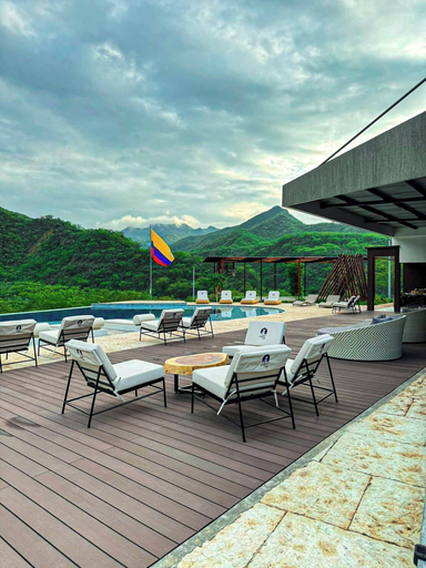 Infinity pool, Izotal Bioluxury Hotel, Mercaderes