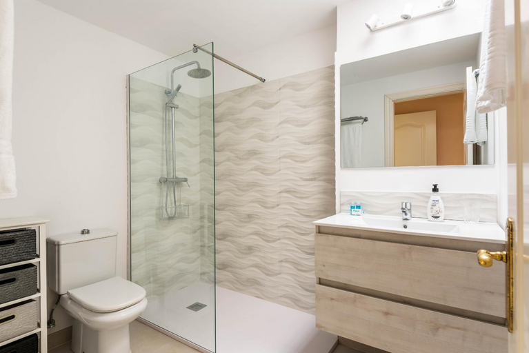 Bathroom 3, Villas Galdana Palms by Escape Home, Baleares