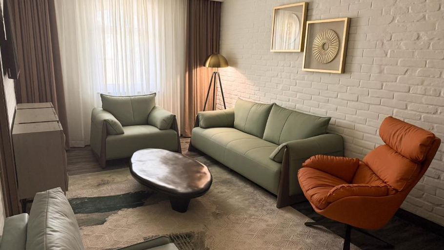 Others 5, HL 309, Tashkent City