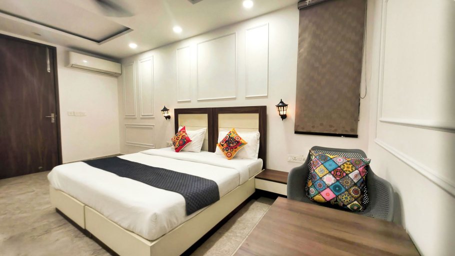Room 4, Hotel HomeAste 001 Near Yashobhoomi Convention Center, Delhi
