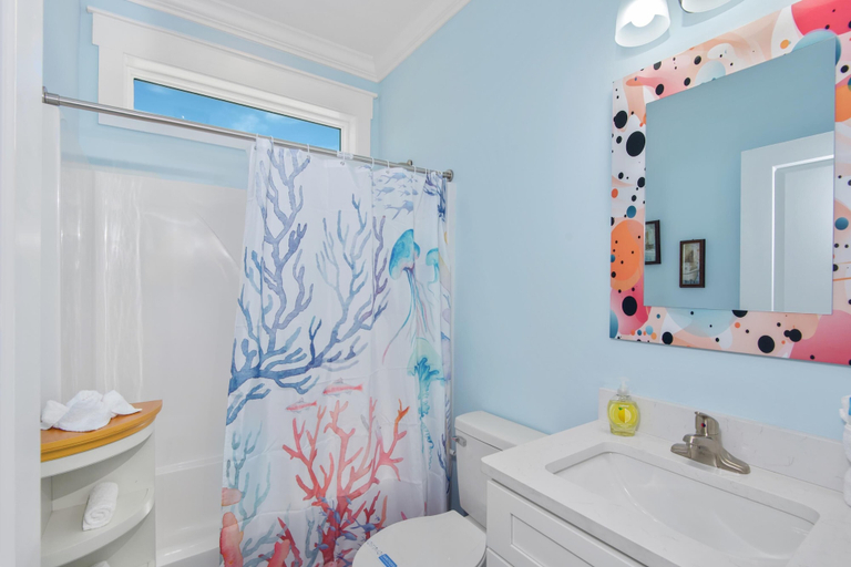 Bathroom 3, Dink or Swim, Lee