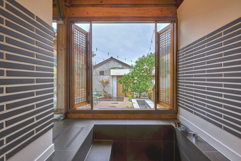 Bathroom 4, Soyeonjung, Andong