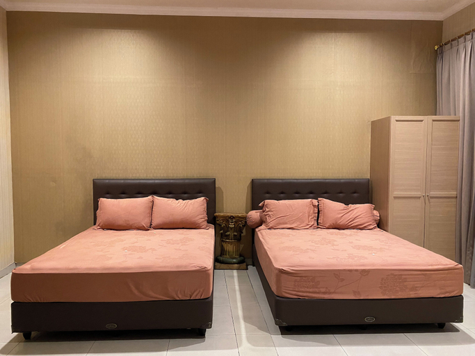 Room 5, Aldeoz Villa Ndalem Marwatan Solo, Solo