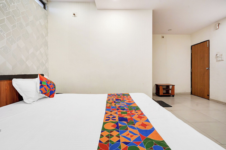 Room 4, Fabhotel Krishna Inn, Surat