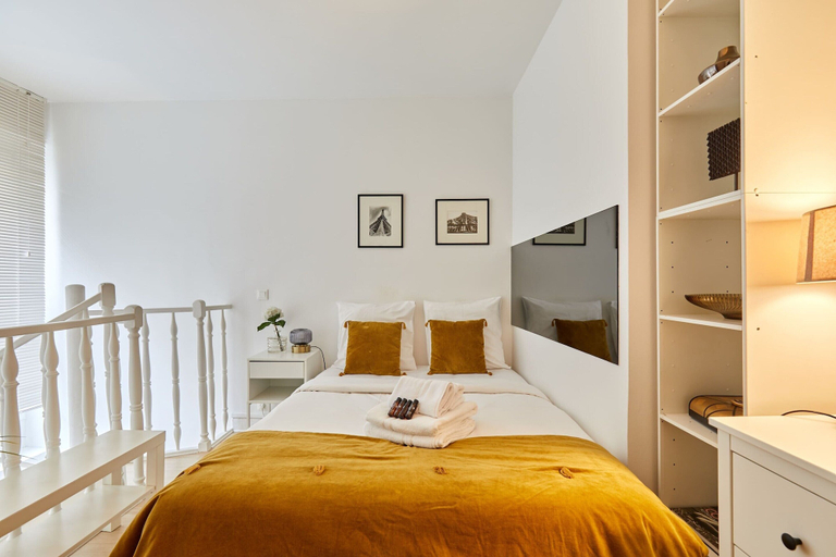 Room 2, Duplex Private Garden Heart 15 Paris District, Paris