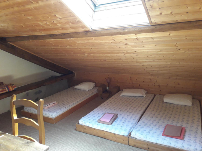 Bedroom 3, Gite d'Etape et de Sejour de Meolans, Alpes-de-Haute-Provence