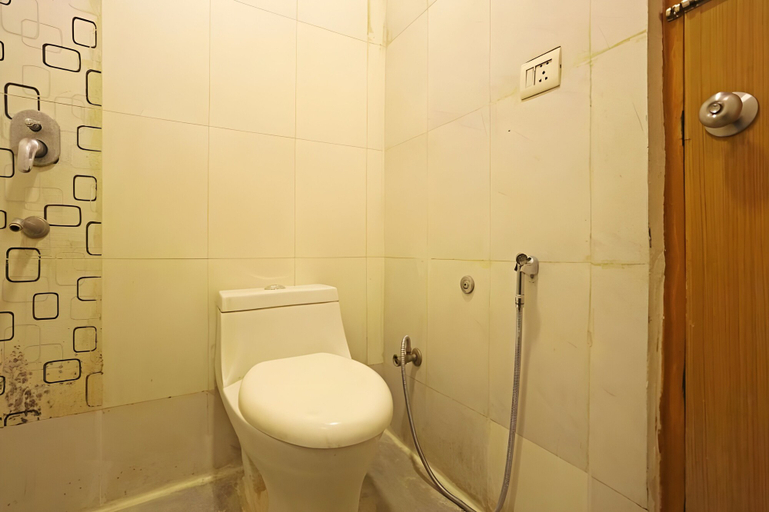 Bathroom 4, Hotel Aeroporto, Delhi