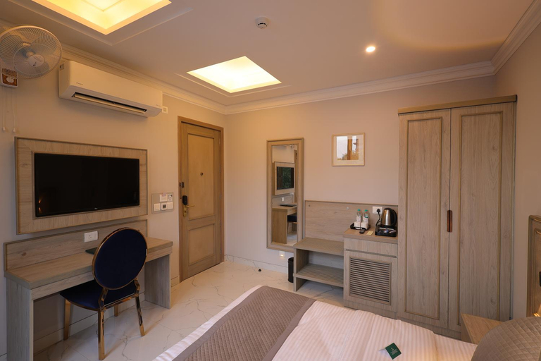 Bedroom 2, Hampton By IC's, Gautam Buddha Nagar