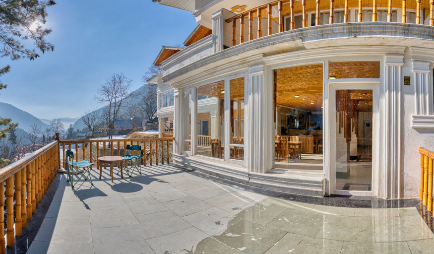 Front of property 4, Xenious White House Eco Resort, Ganderbal