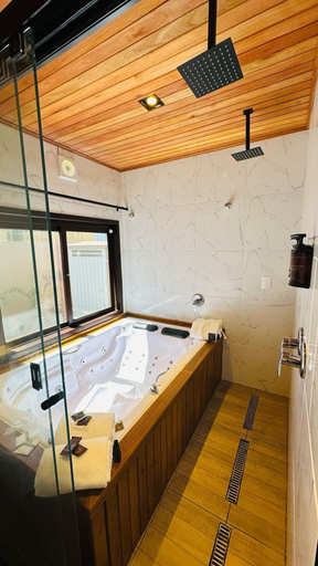 Bathroom, Chalé Malbec- Vila Chamonix, Urubici