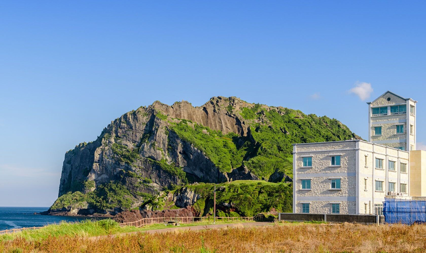 Exterior 4, Sunrise Castle Pension, Seogwipo