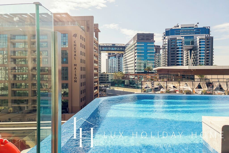 Sport & Beauty 5, LUX Iconic Views at Palm Tower Suite 5, Dubai