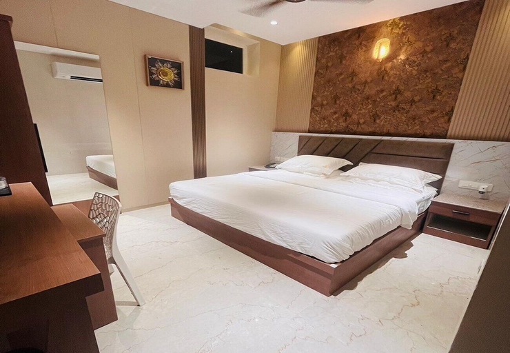 Room 4, Giri Comfort, Tiruvannamalai