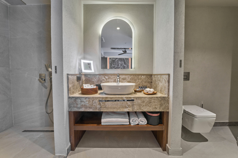 Bathroom 2, Mavilu Luxury Hotel, Bodrum