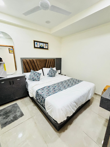 Room 3, Hotel Sun Icon, Ahmadabad