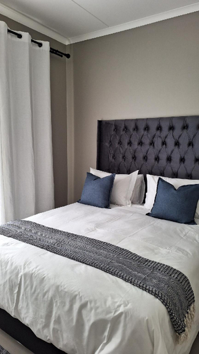 Bedroom 2, The Luxury Apartments, City of Johannesburg